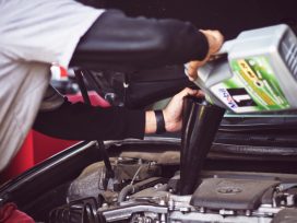 Hurtownie olejów - gdzie znaleźć wysokiej jakości produkty dla twojego samochodu?